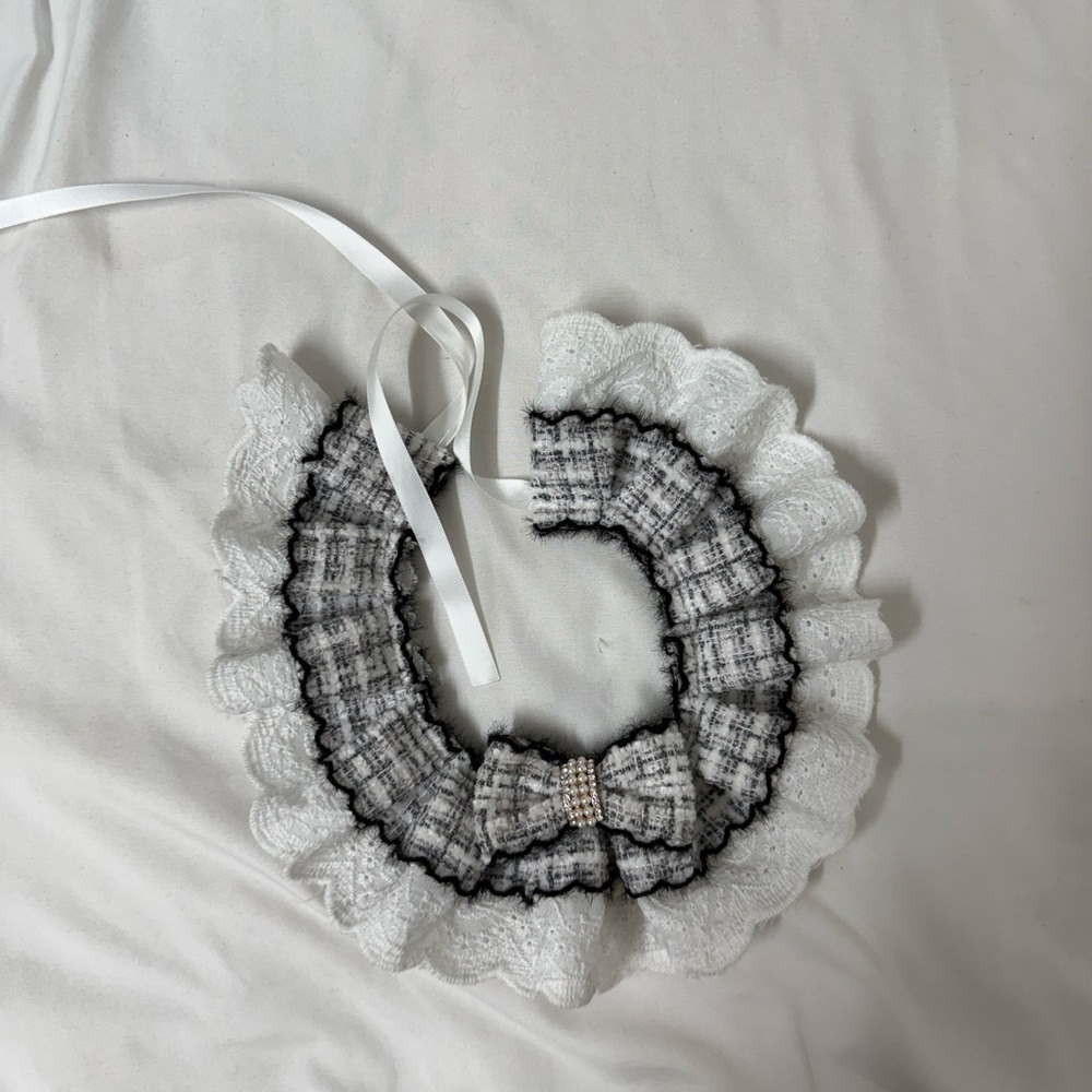 Lace Ruffled Collar Necklace with Pearl Bow - White & Black